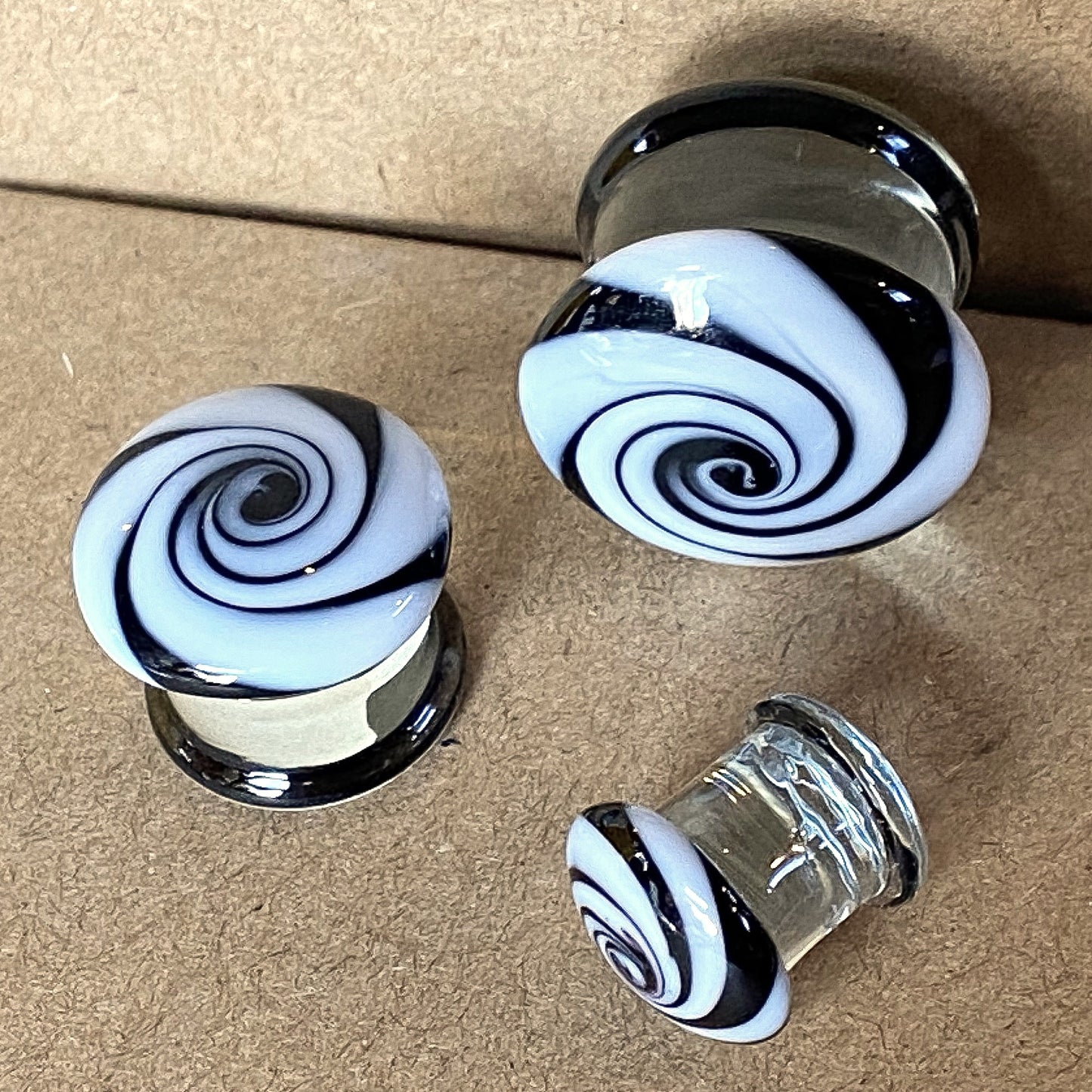 PAIR Black & White Hypnotic Swirl Glass Double Flare Plugs Tunnels