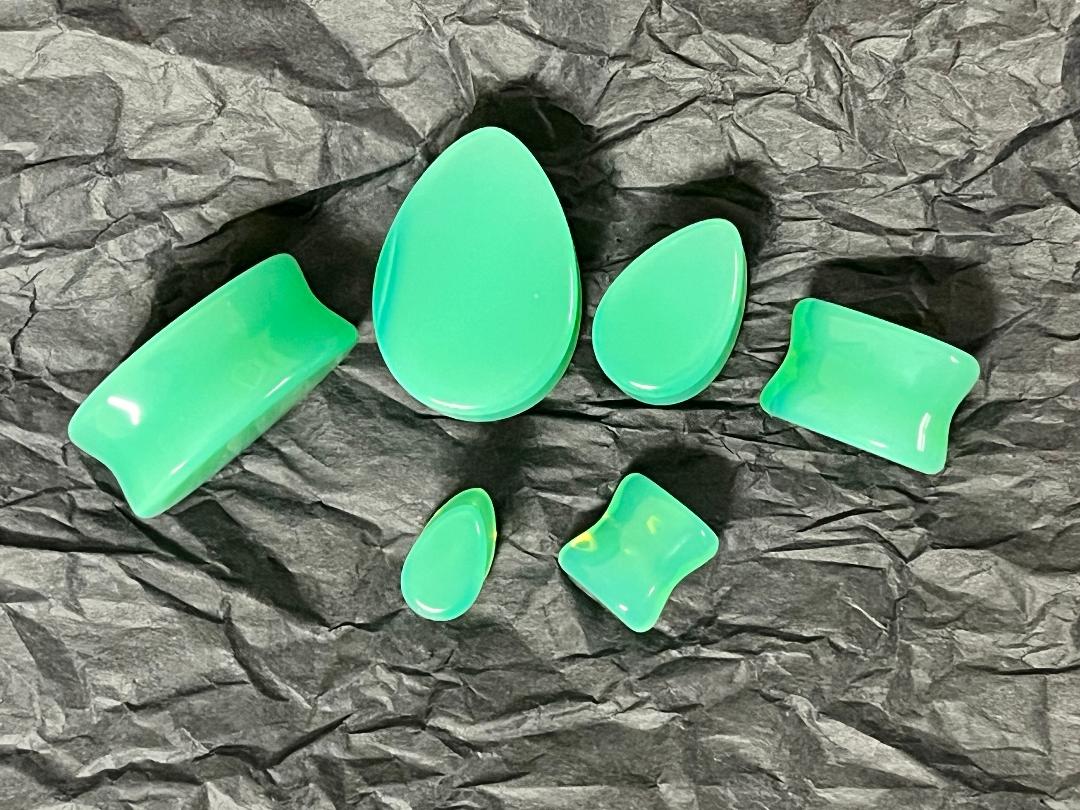 PAIR Green Opalite Teardrop Plugs Double Flare Saddle Tunnel Tear Drop Gauges