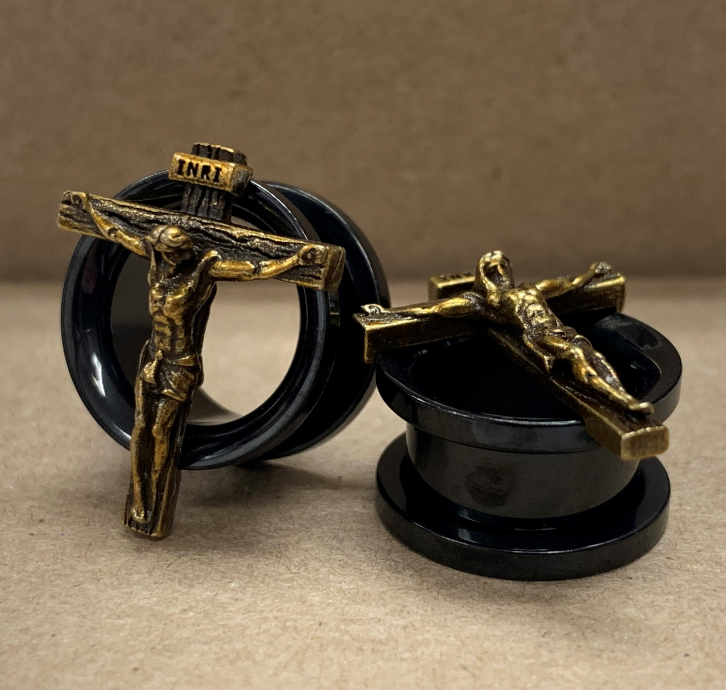 PAIR Jesus Crucifixion Screw Fit Tunnels Plugs Gold Black Steel Earlet Gauges