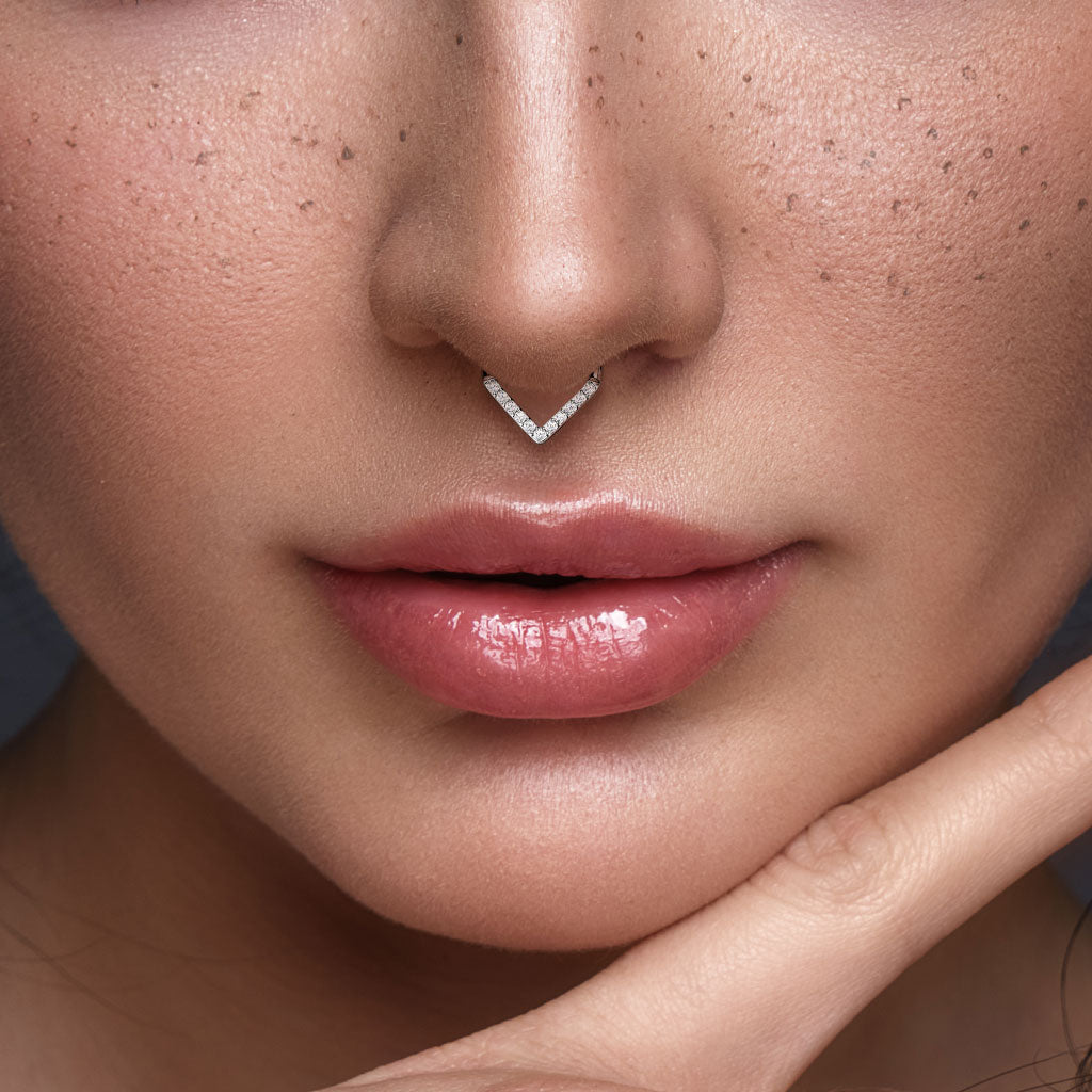 1pc Titanium CZ Gem Paved Chevron Line Hinged Segment Ring Helix Septum Clicker
